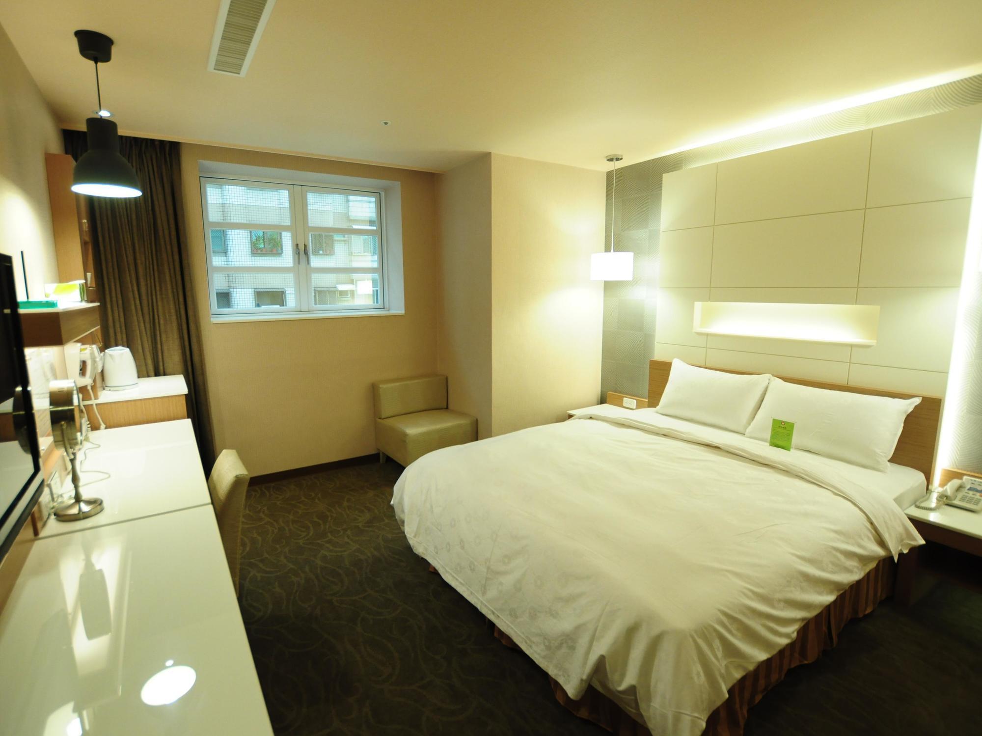 Kindness Hotel - Sandou II Kaohsiung Exteriör bild